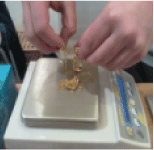Tri et pesée de bijoux